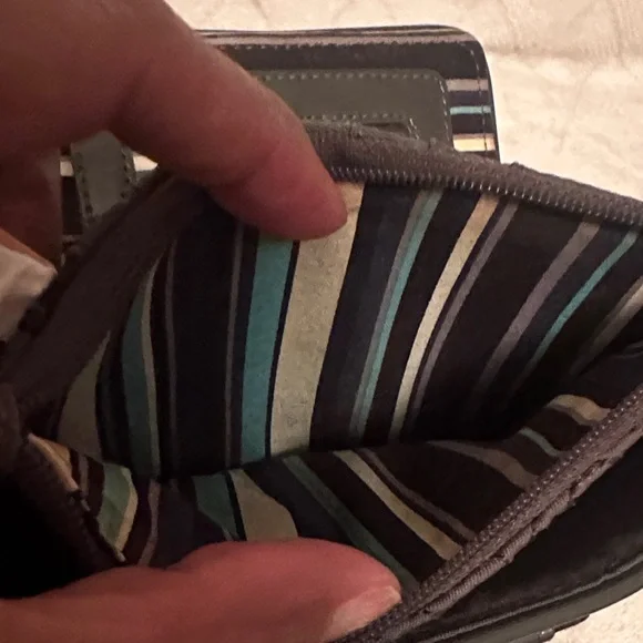 Vera Bradley Quilted Gray Compact  Zip Card Wallet - Picture 8 of 8